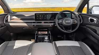 Kia Sorento Hybrid - dash