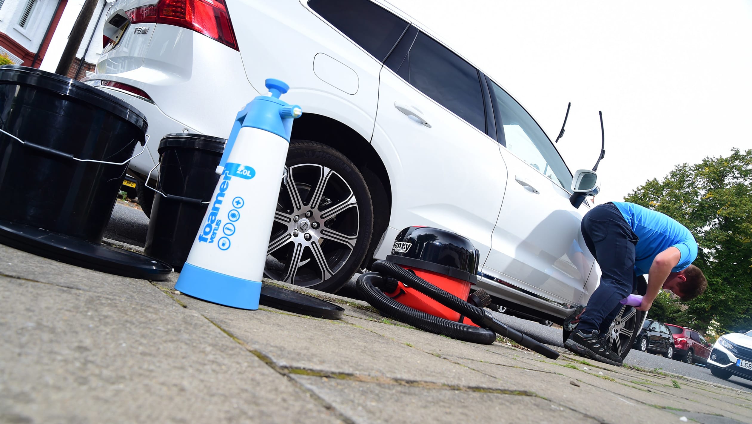 Car wash cleaningup the industry pictures Auto Express