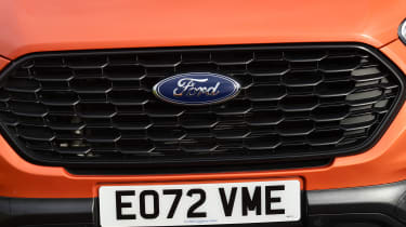 Ford Transit Custom - front grille