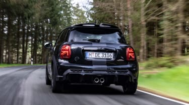 MINI JCW 1TO6 Edition - rear tracking