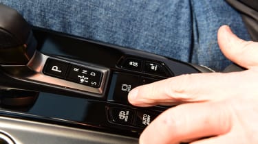 Lexus NX 450h+ - pressing &#039;auto-hold&#039; button