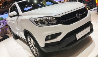 SsangYong Musso - front