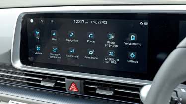 Hyundai Ioniq 6 - centre screen