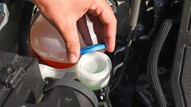 Fiat Grande Panda Hybrid - washer resevoir