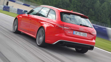 Audi RS4 Avant rear tracking