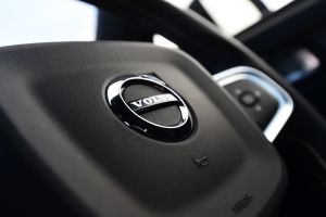 Volvo XC40 - steering wheel detail