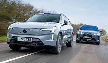 BMW iX vs Volvo EX90 - front tracking