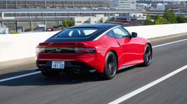 Nissan Z - rear tracking
