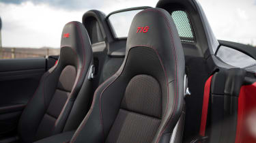 Porsche 718 Boxster T - seats