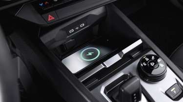 Dacia Striker - wireless charging