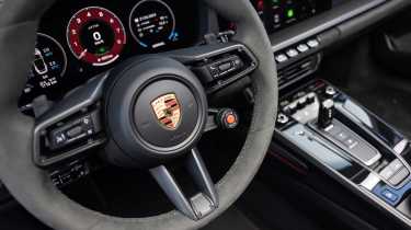 Porsche 911 Targa GTS - interior