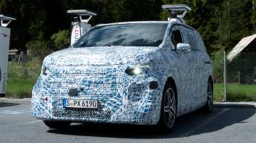 Mercedes VLE - front 3/4 charging