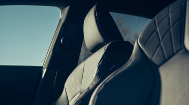Lexus RX450+ - front seats