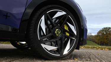 Abarth 600e Scorpionissima - wheel