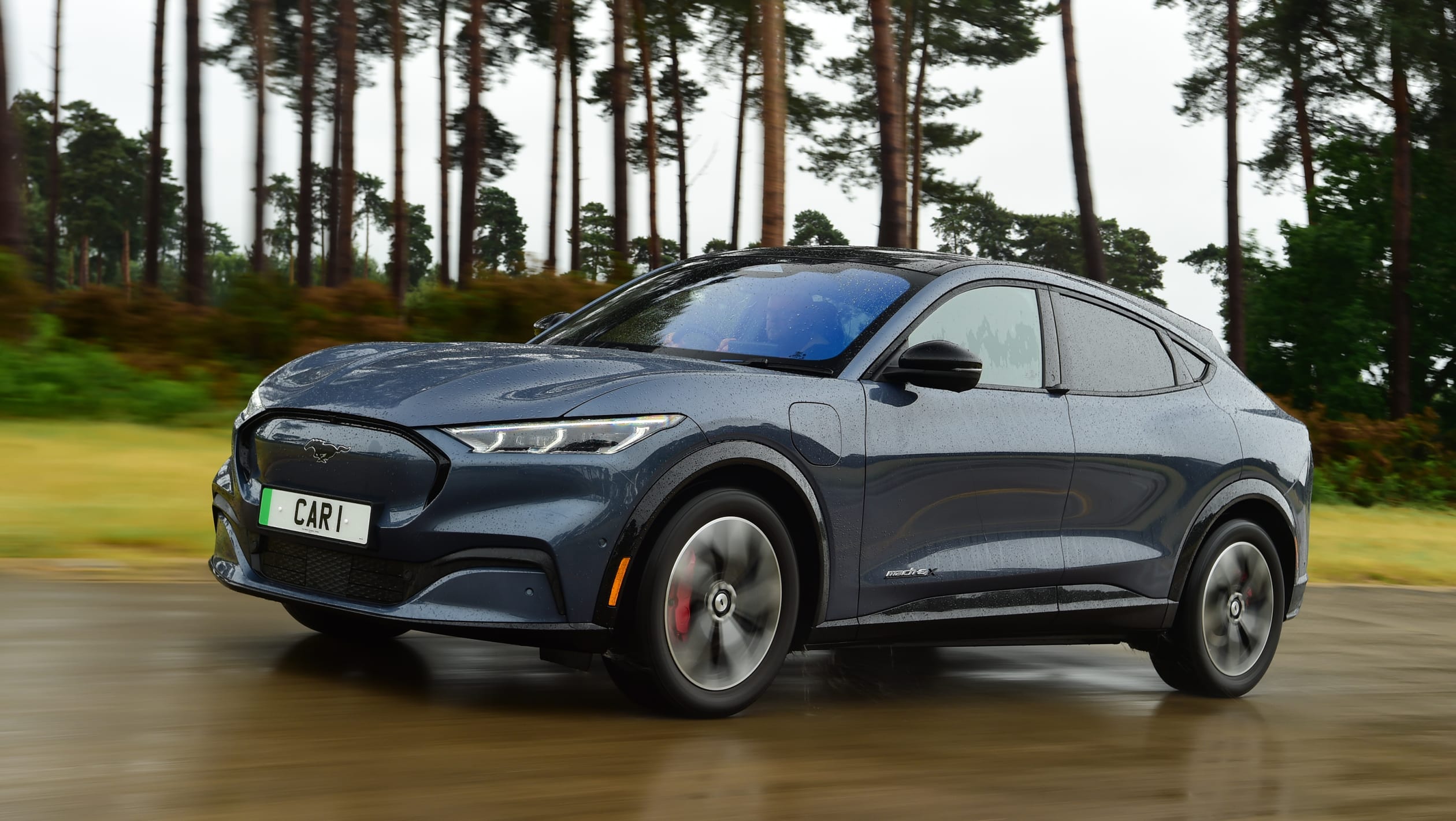 Ioniq%205%20vs%20VW%20ID4%20vs%20Mustang%20Mach%20E-2.jpg