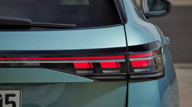 Volkswagen Passat - rear lights