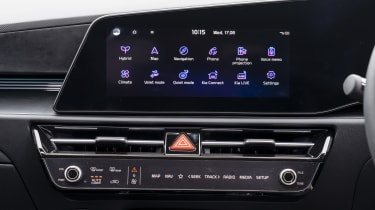 Kia Niro Hybrid - infotainment system