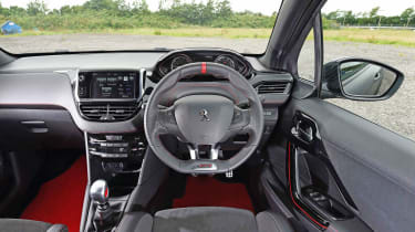 Peugeot 208 GTi - interior
