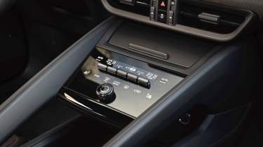 Porsche Macan Electric GTS - centre console climate controls