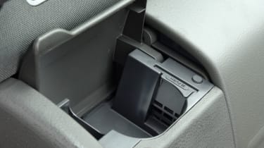 Nissan X-Trail Aventura cup holders