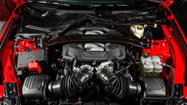 Ford Mustang Dark Horse - engine