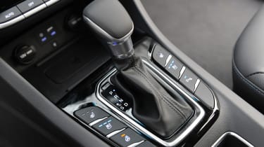 Hyundai Ioniq hybrid 2016 review - gearlever