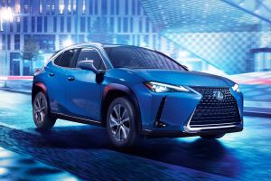 Lexus UX 300e - front