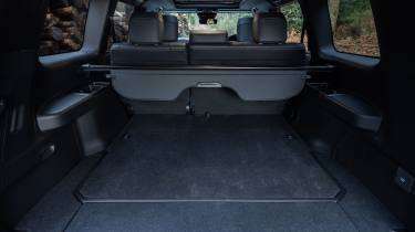 Toyota Land Cruiser 48v - boot