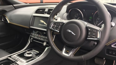 Jaguar XE 300 Sport - interior