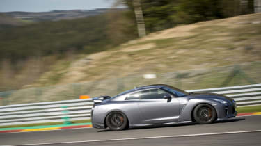 New Nissan GT-R 2016 panning