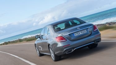 Mercedes E 350d AMG Line 2016 - rear tracking