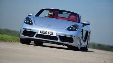 Convertible megatest - Porsche 718 Boxster - front tracking