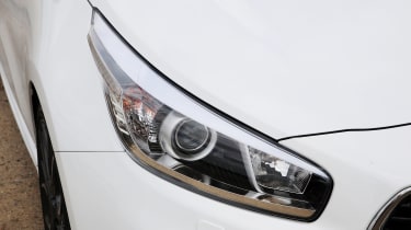 Kia Pro_cee&#039;d GT headlights