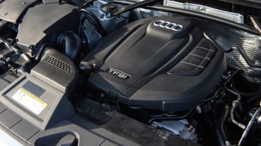 Audi Q5 - engine
