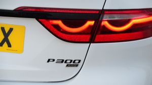 Jaguar XF facelift - rear badge