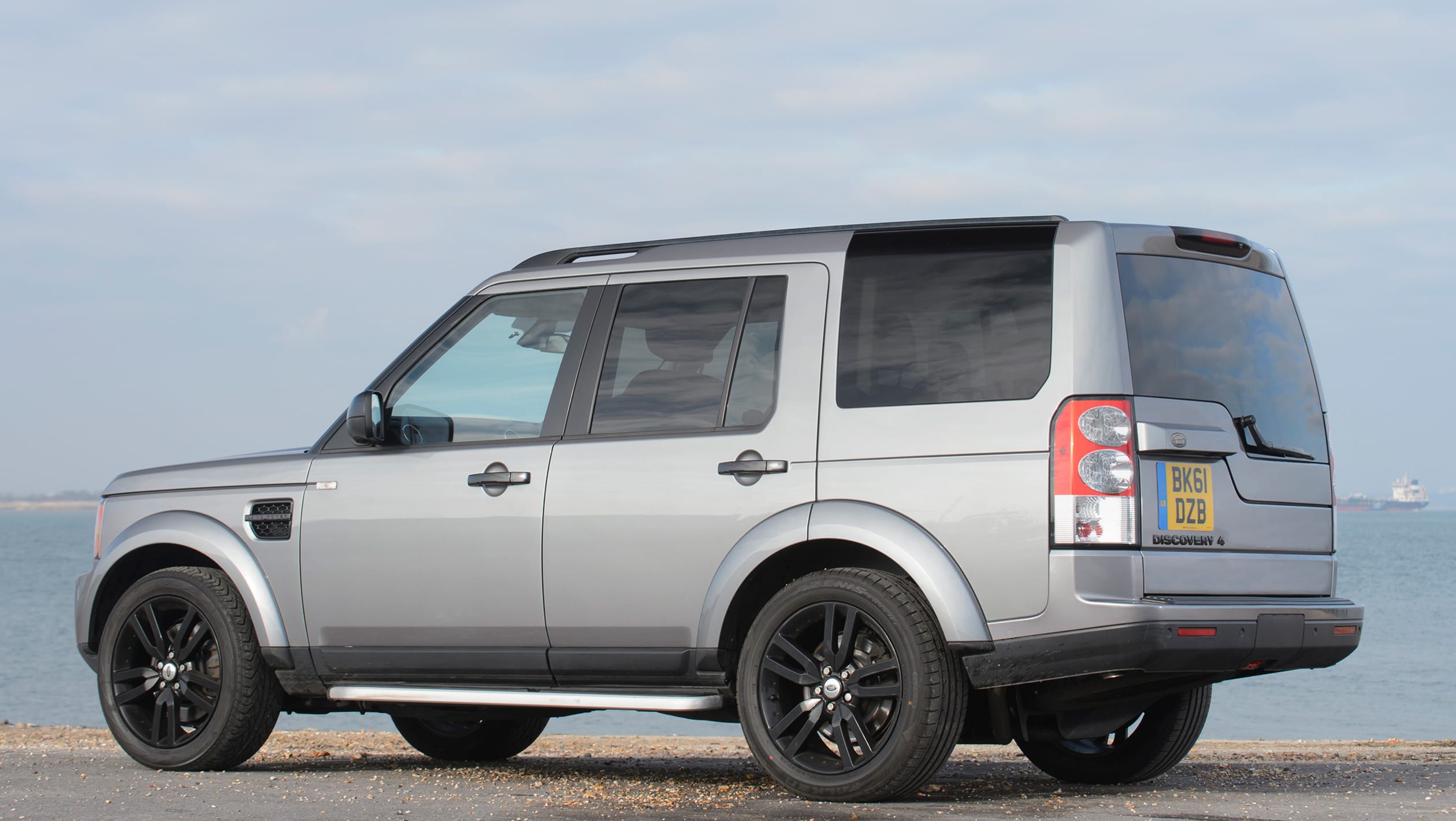 Used Land Rover Discovery review | Auto Express