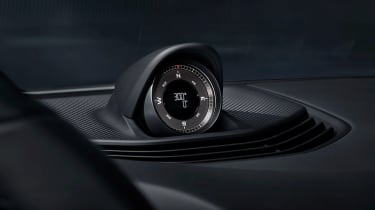 Porsche Taycan Cross Turismo - clock