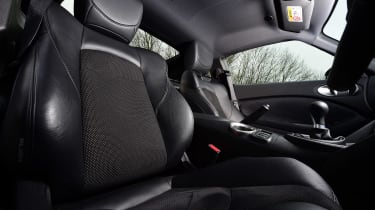 Nissan 370Z - front seats