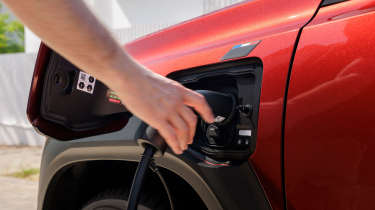 Renault 4 Plein Sud - charging