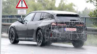 New BMW i3 Touring - dynamic rear 3/4