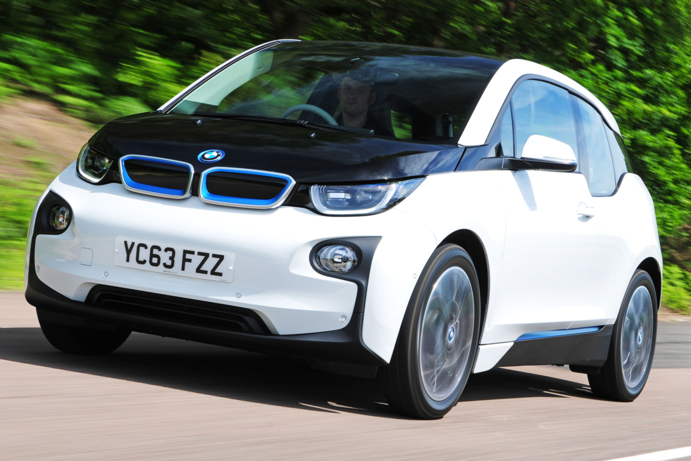 why-choosing-to-buy-a-hybrid-car-could-be-your-next-great-investment