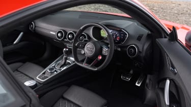Audi TT RS 2016 - interior