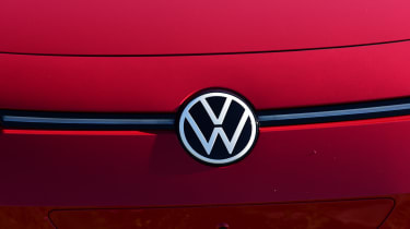 Volkswagen ID.3 vs MG4 - Volkswagen ID.3 front lightbar