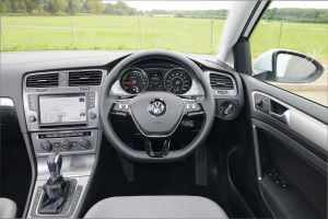 Used Volkswagen e-Golf - dash