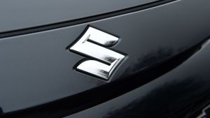 Suzuki Swace - Suzuki badge