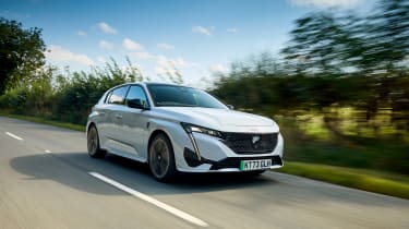 Peugeot E-308 GT - front tracking
