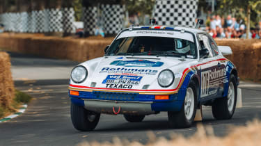 Porsche 953 Paris Dakar front cornering right turn
