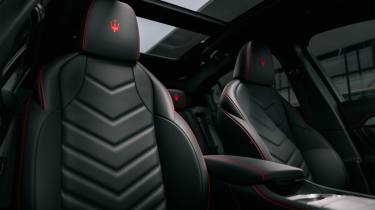 Maserati Grecale Folgore - black seats