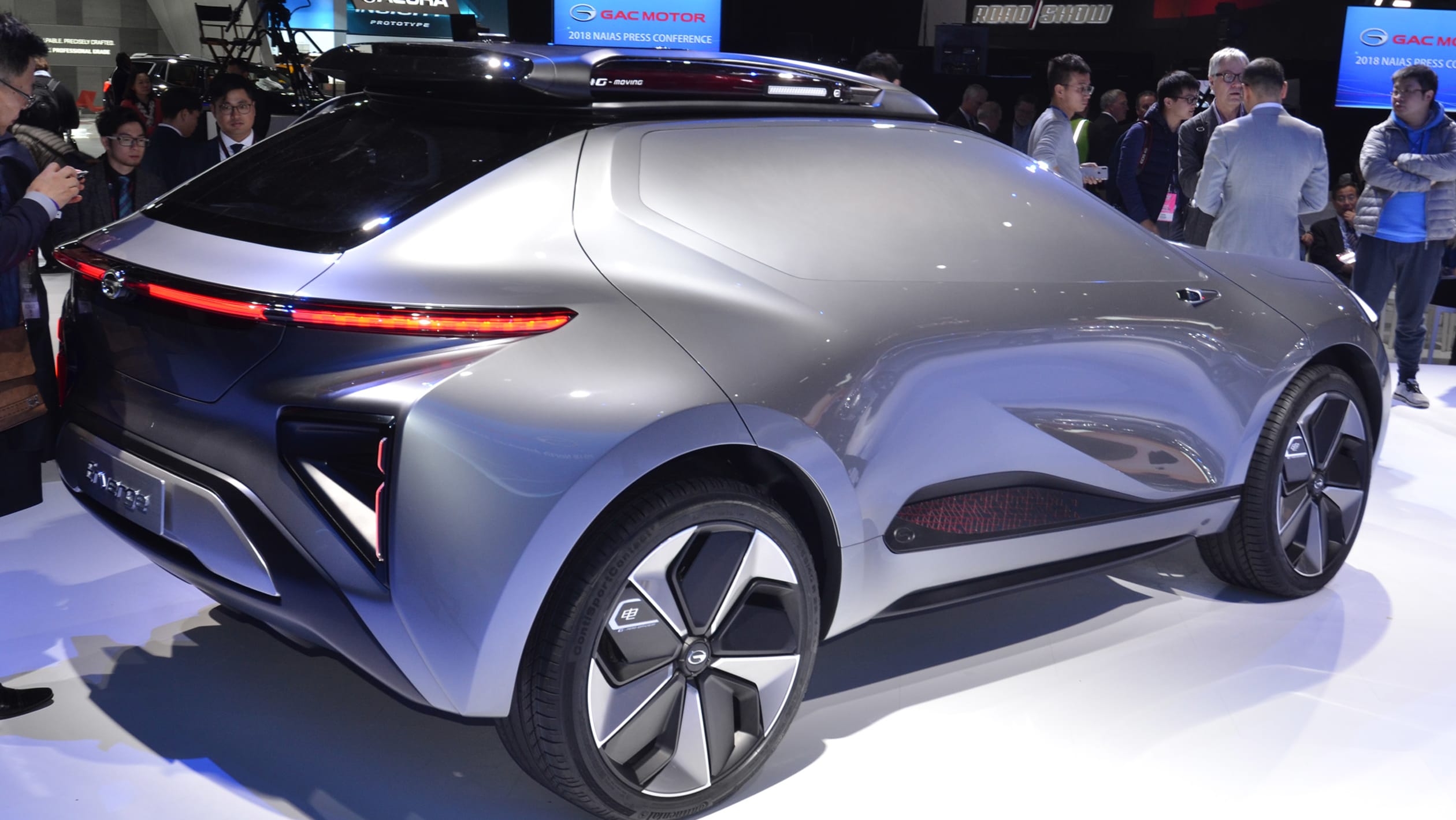 Лучшая машина 2023 года. Китайский кроссовер 2023 GAC. Hyundai Electro car 2023. GAC модели 2023. Автосалон в Детройте 2023.