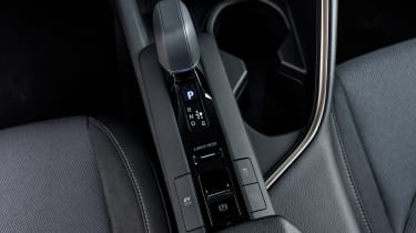 Toyota C-HR - gear selector